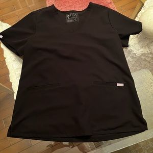 Figs Casma 3 Pocket Scrub Top